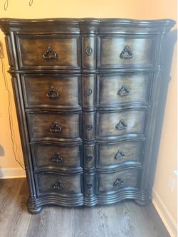 Chest, dresser and night stand set for sale $300