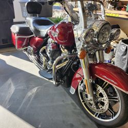 2021 Harley Davidson  Road King