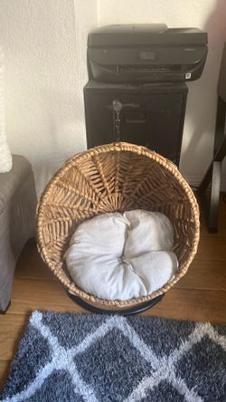 Dog bed- make offers!
