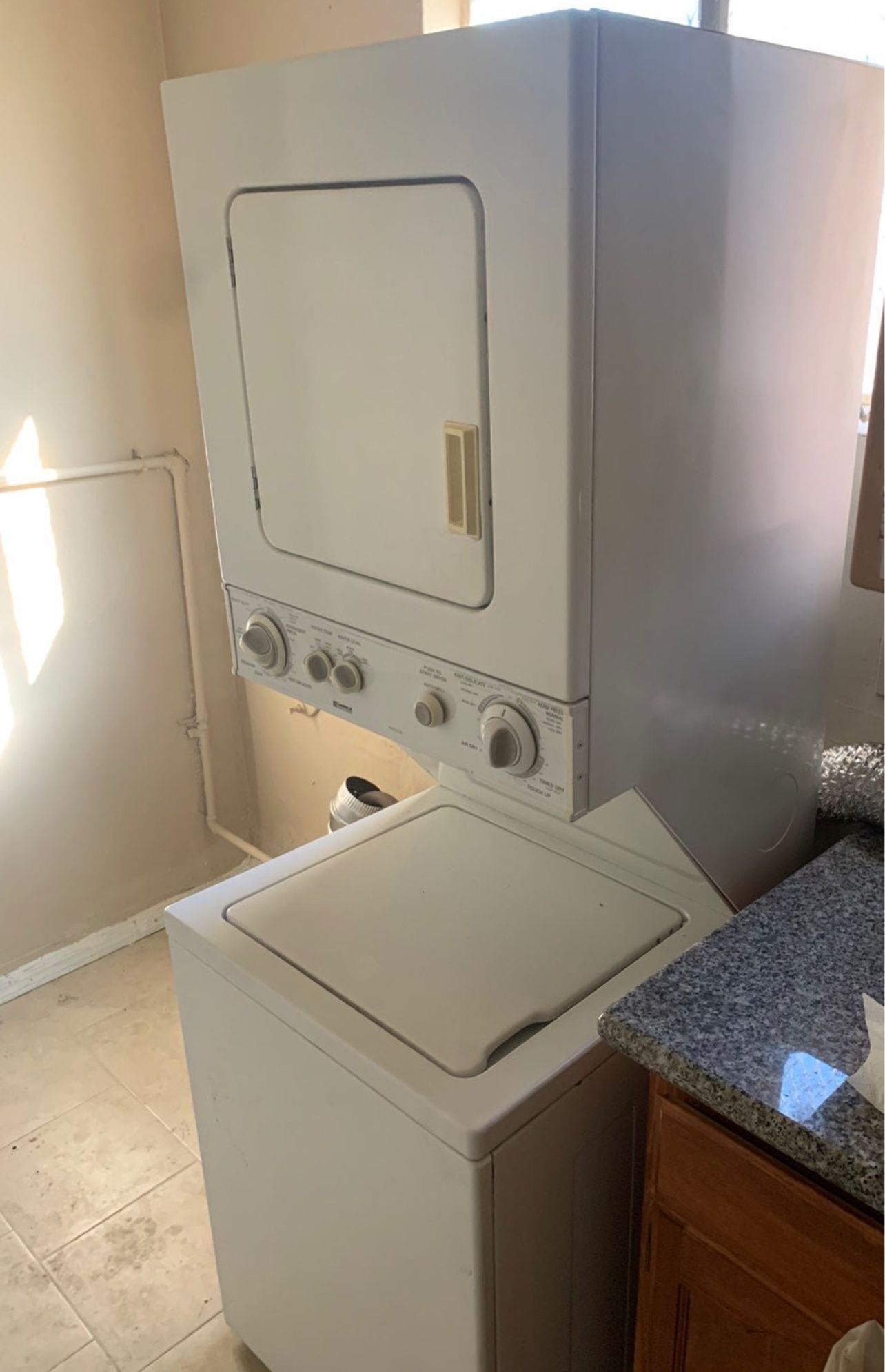 Kenmore Washer And Dryer ( NEEDS DRYER BELT)