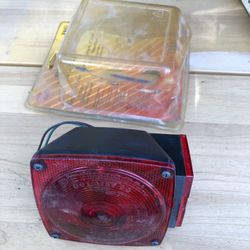 Trailer Light - Stop/tail/turn  == NEW ==