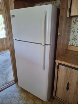Refrigerator 18 cubic foot
