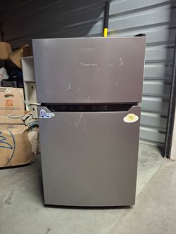 Mini fridge