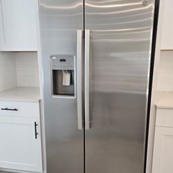 New GE Refrigerator 