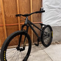 2021 Commencal Absolute 