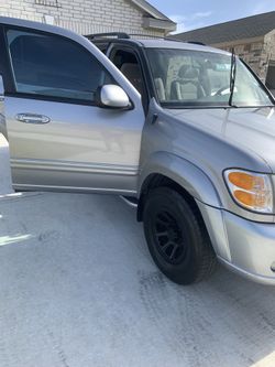2004 Toyota Sequoia