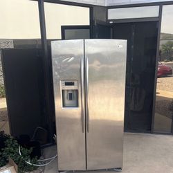 GE Profile Side-by-Side Refrigerator need fix / parts 