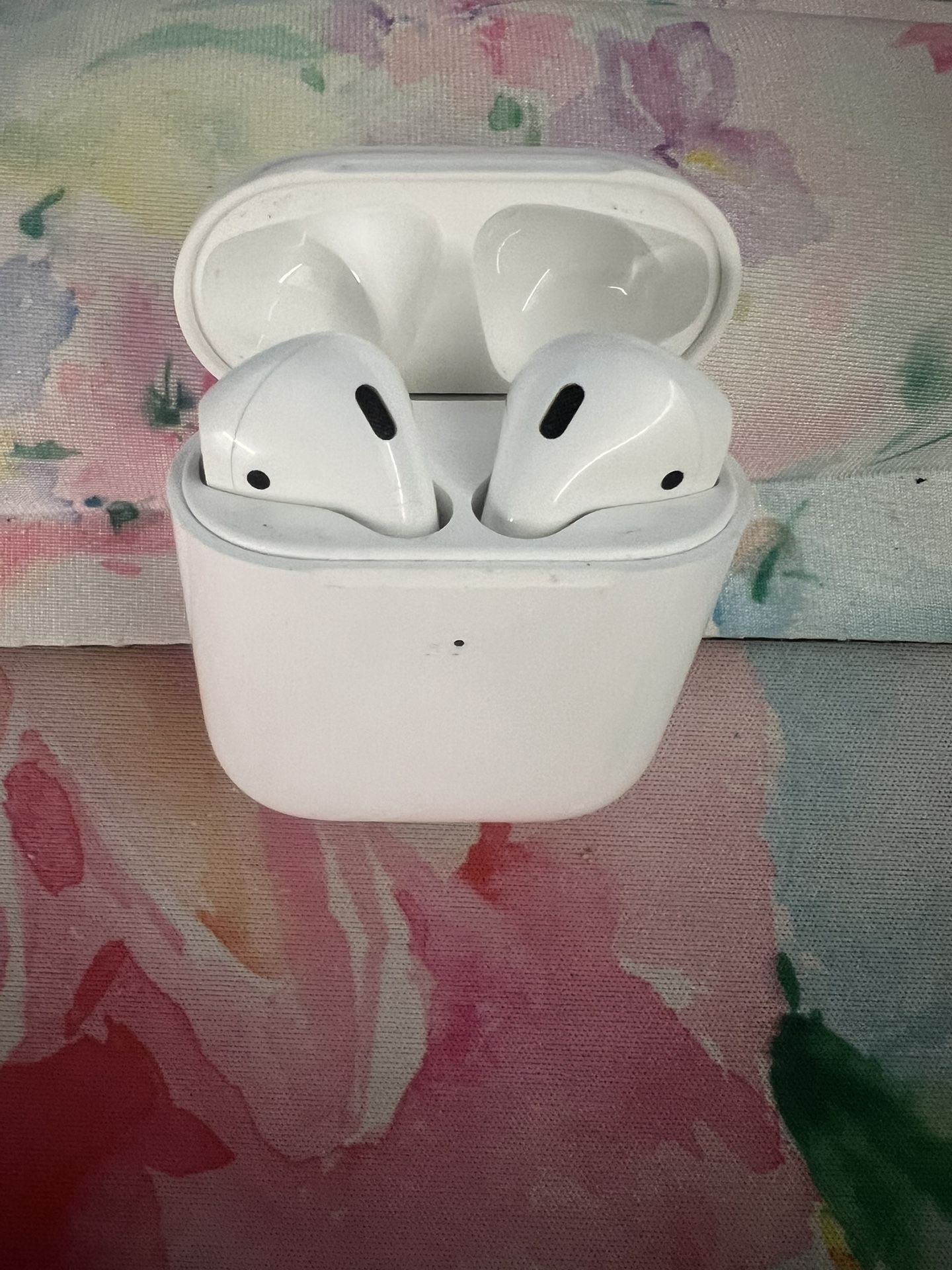 Apple AirPods 2nd Generation