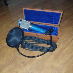 MXL 4000 Condenser Studio Microphone Kit