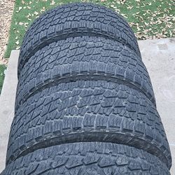 Vendo set 4 llantas nitto grappler 35x12.50r20