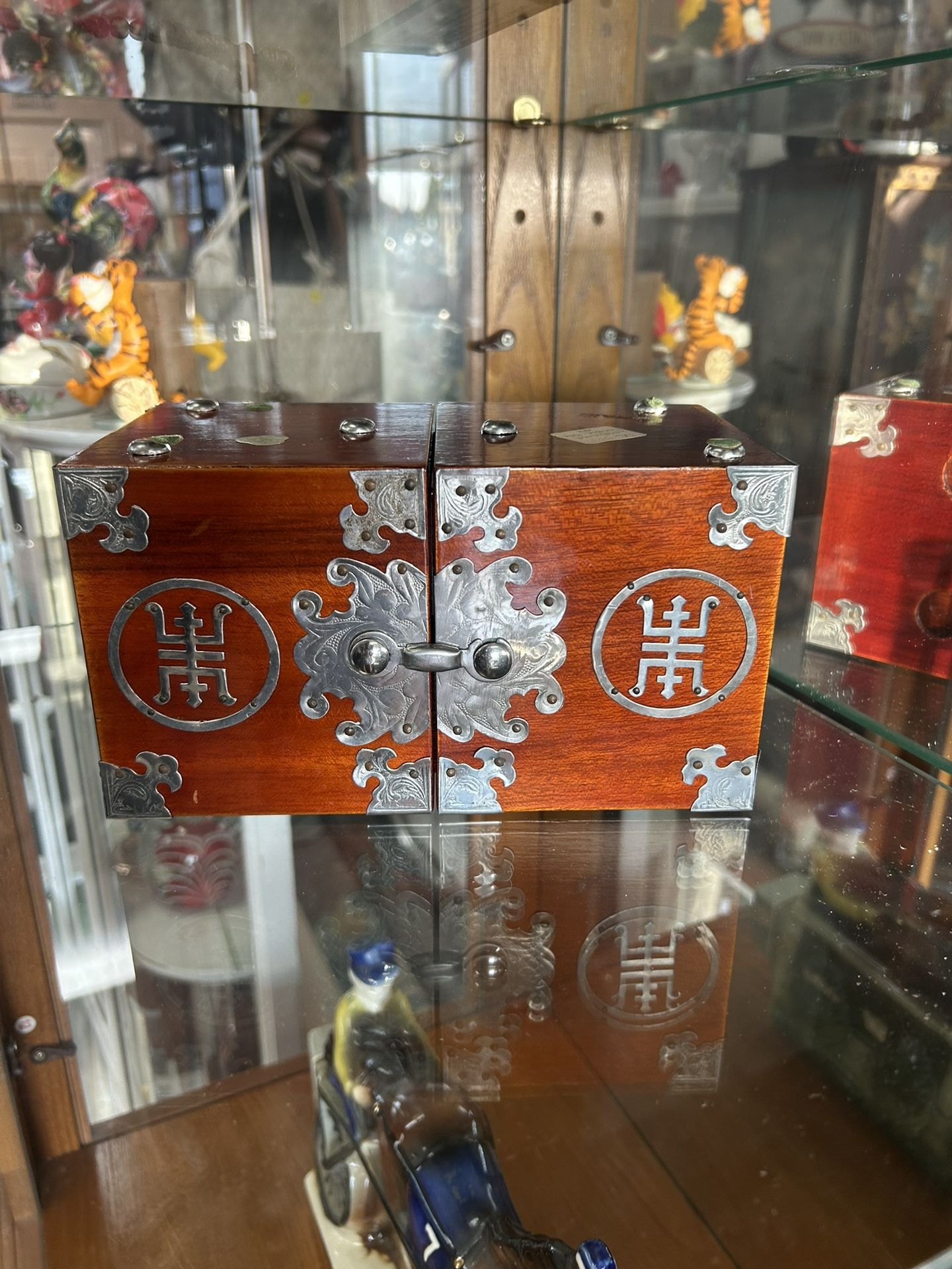 Vintage Korean-style folding jewelry box