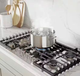 Brand new,never used Bosch 36” Gas Cooktop – 2/3 Market Price