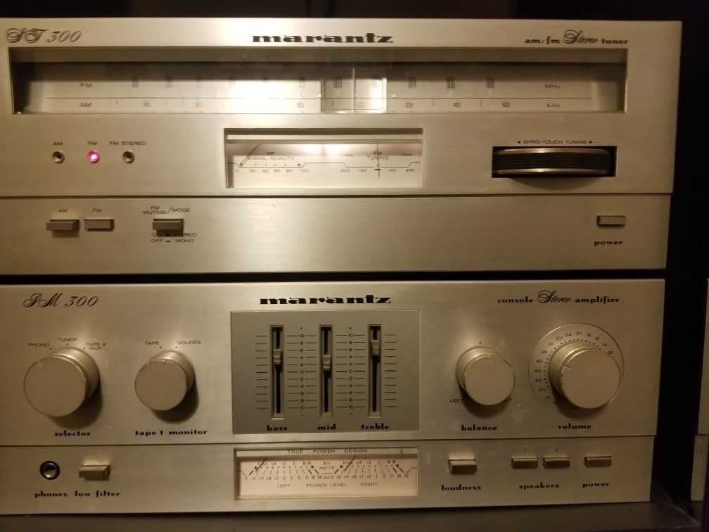 Marantz Vintage Integrated Amplifier PM300 and Tuner ST300 Combo.