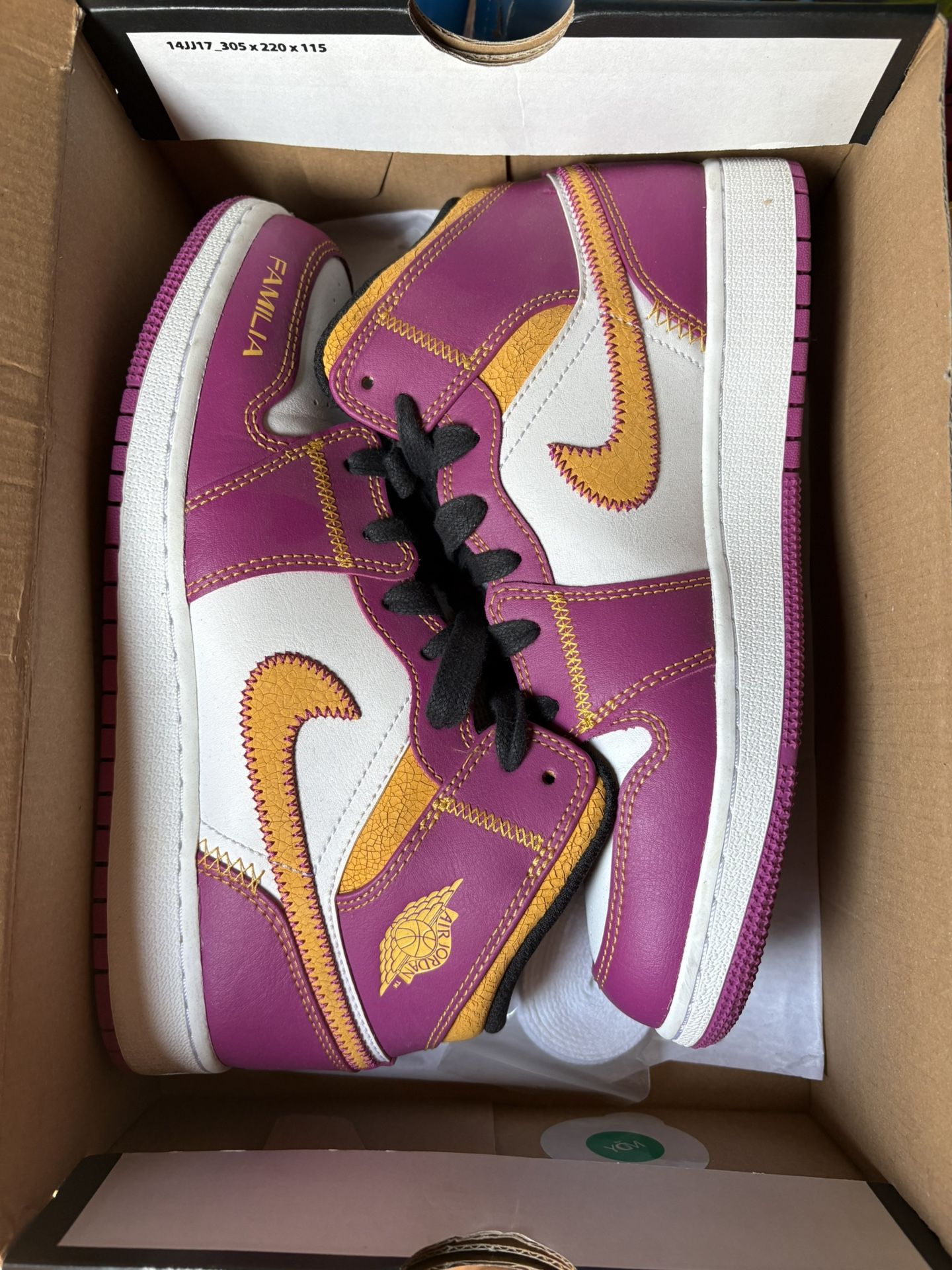 Air Jordan 1 Mid DOD ‘Dia De Los Muertos’ size 6.5Y