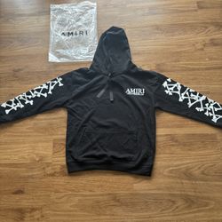 Amiri Hoodie https://offerup.com/redirect/?o=SG9sbG95d29vZC5DQQ==