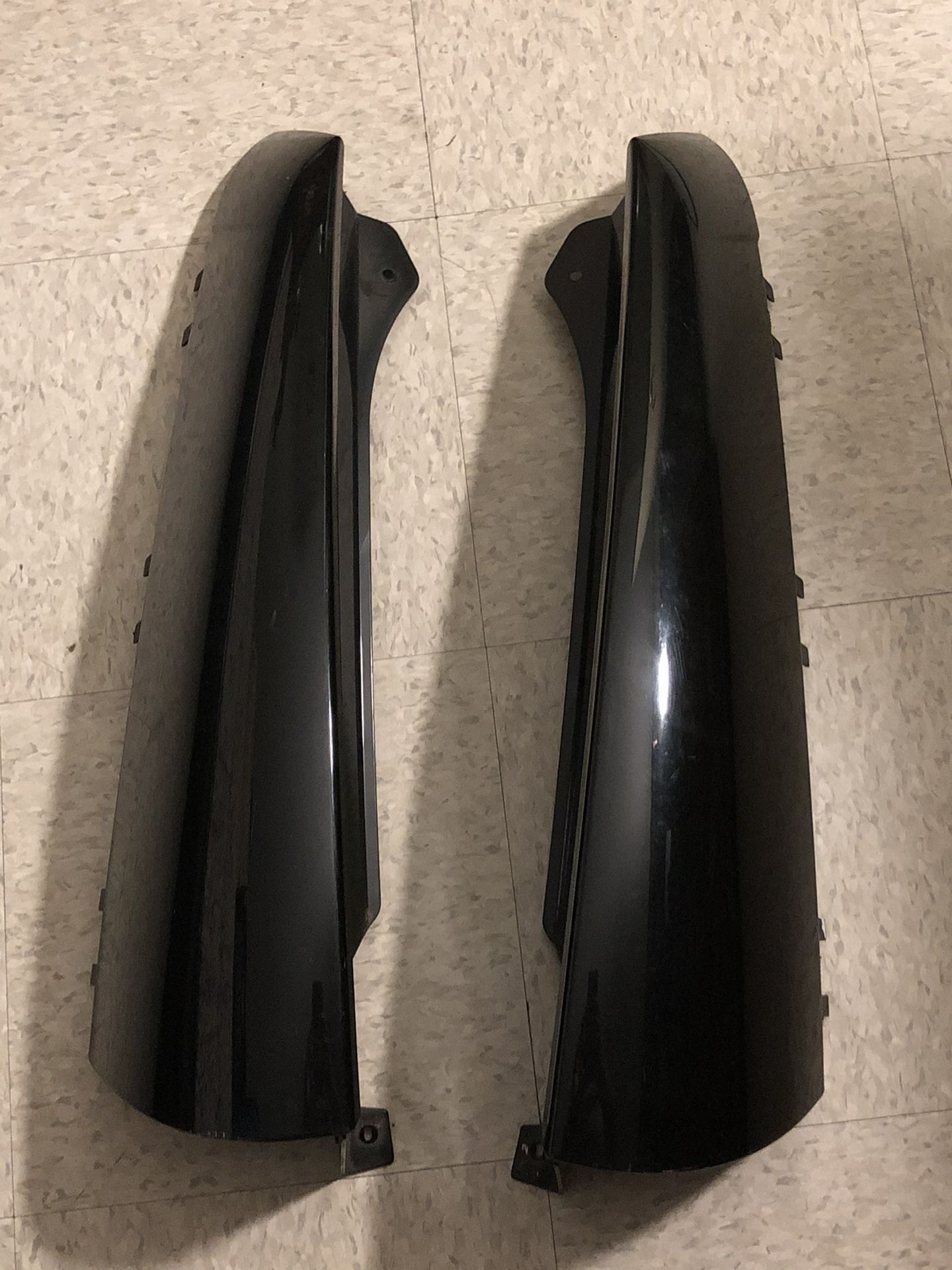 2 Black rear quarter vents for 2007-2014 GM or GMC SUV’s