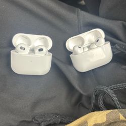 lot of airpod headphones ( pro 2nd generation, gen 3rd reg)