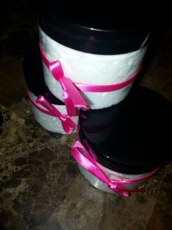 Beautiful with a body butter 8 ounce in a vanilla coconut