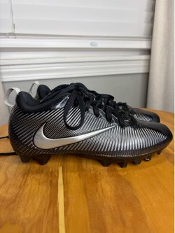 Nike Black Vapor football cleats Size US 4Y