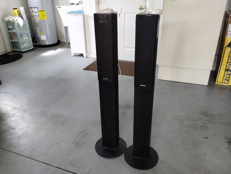 Pair Of Tower Speakers SKF 780 Model