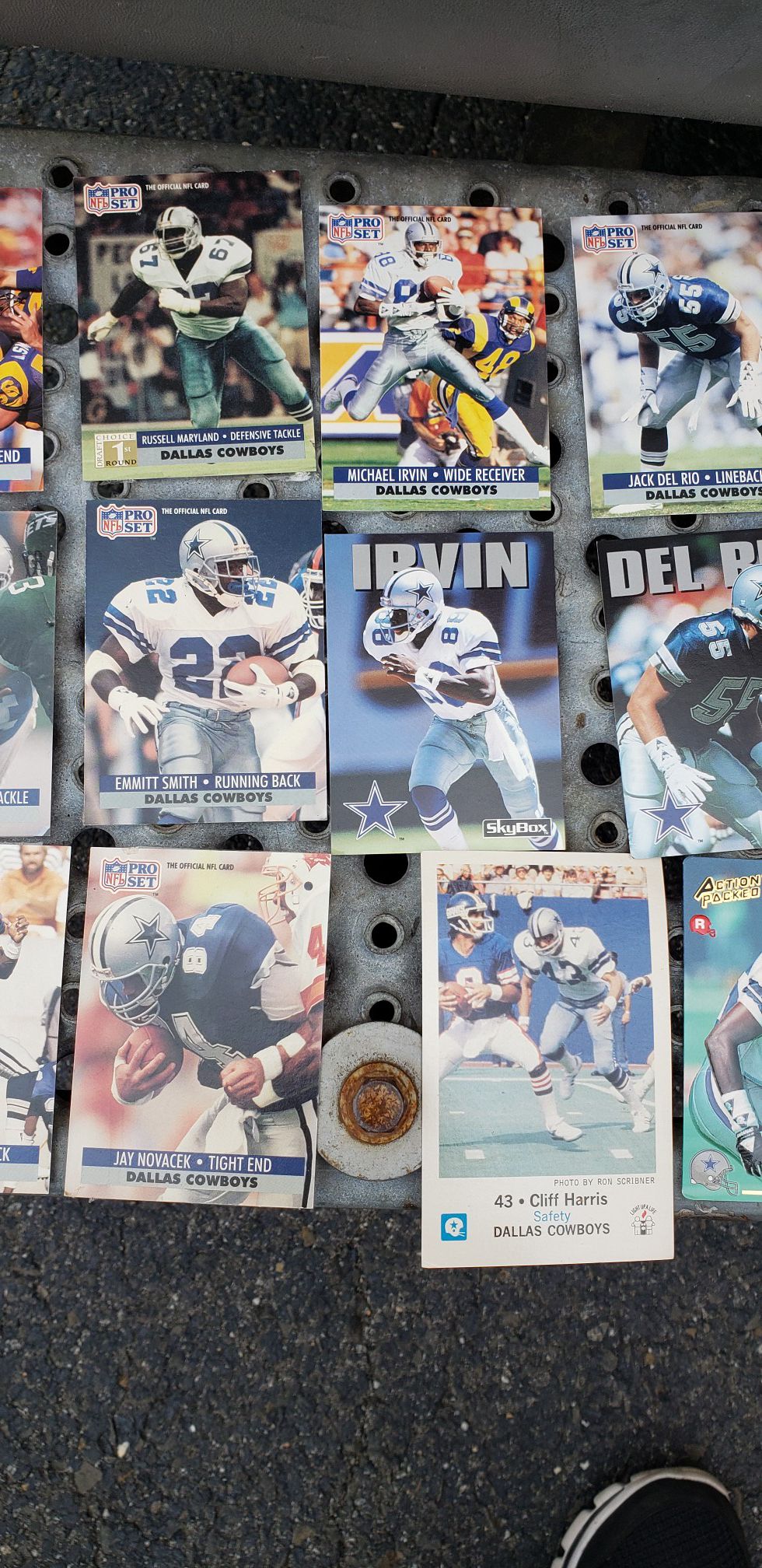 22 NFL Dallas Cowboys Collector's Cards