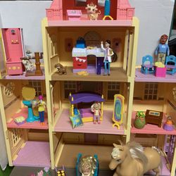 Fisher price Loving Family Dollhouse With Furniture Dolls And Accessories 