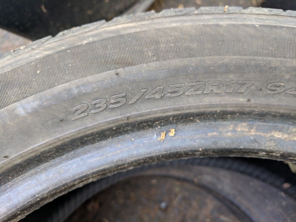 Hankook 235 45 17 tire 5/32" 2014