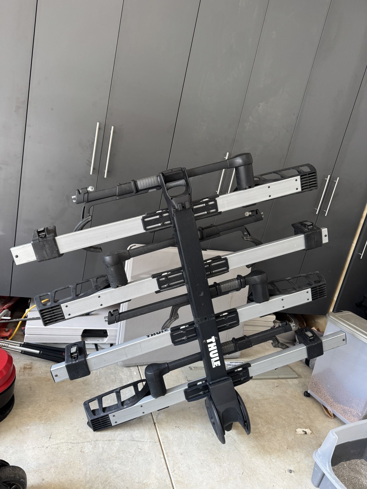 Thule T2 Pro XTR 4- bike rack for 2 inch hitch 