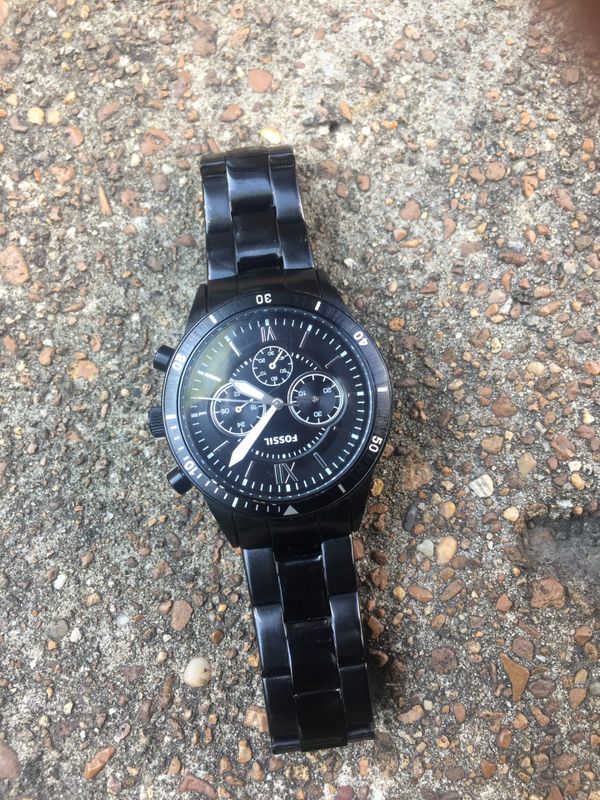 Fossil watch .size :any size .Nothing wrong with it brand New out the boxâs. Name brand watch