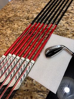 TaylorMade Qi iron set 5-Pw Aw Sw mint condition