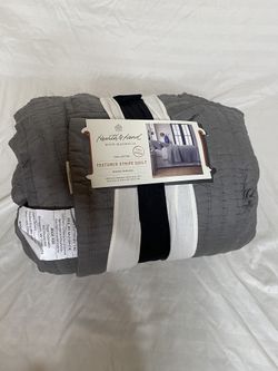 Solid Texture Stripe Quilt WITH Pillow Cases Queen/Full