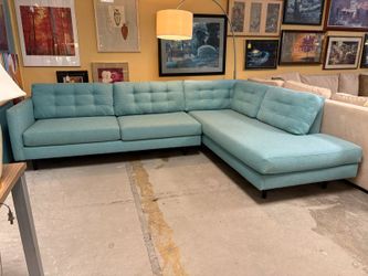 Tufted L-Shaped Right-Hand Sectional in Turquoise