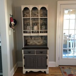 Country Hutch