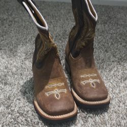 Chavez Boots For Kids Size 10.5 