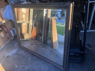 Wall mirror