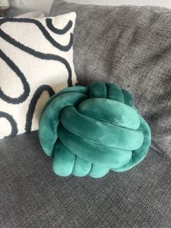Green Knot Pillow