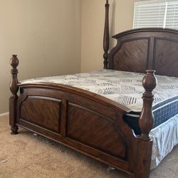 King Bed With MATTRESS AND BOX SPRING