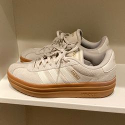 Adidas Like New Women’s Shoes Size 7 1/2