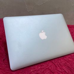 Apple MacBook Air 13” I5/8GB/256GB SSD $180