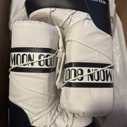 Moon Boots