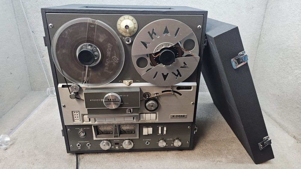 Akai X-355D reel to reel