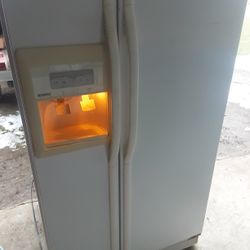 Kenmore Side by Side Refrigerator 