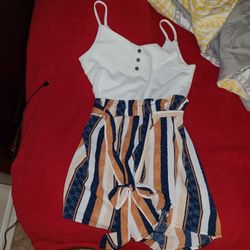 Womens Bundle Size Small Medium And Size 24 And 28 Jeans