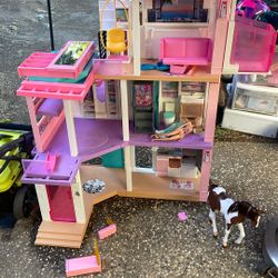 Barbie Dream House And Dolls