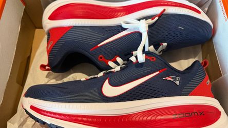 NIKE VOMERO 18 PATRIOTS COLLEGE NAVY/WHITE MARINE COLLEGE/BLANC
