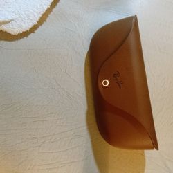 
Ray-Ban Meta Charging Case
