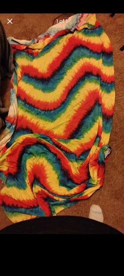 Tie-Dye Rainbow Chevron Blanket