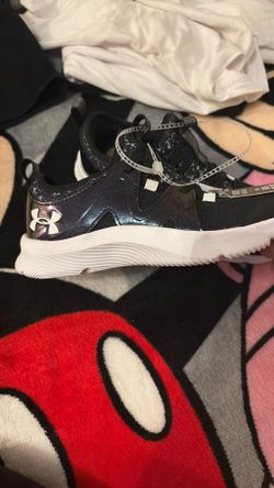 Tennis Shoes 