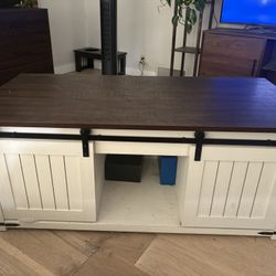 White and Wood Coffee Table With Lift Top 