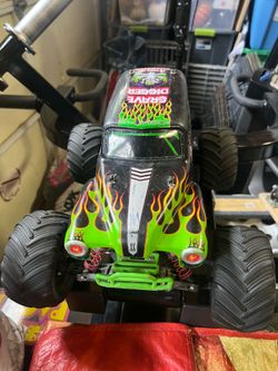 Traxxas monster jam grave digger